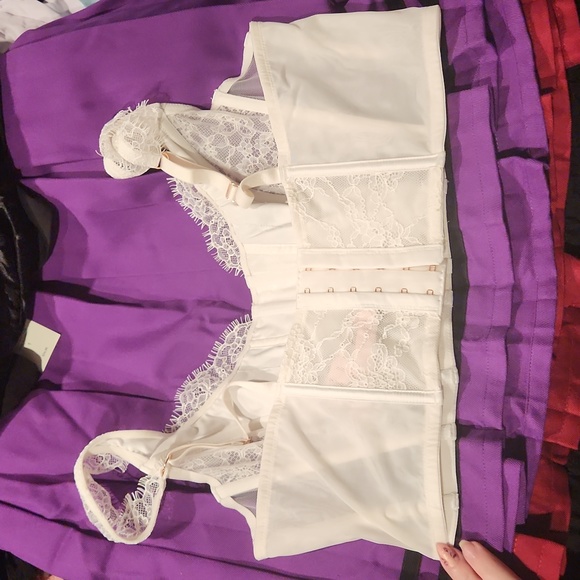 NWT Eyelash Lace Bustier - Picture 2 of 3